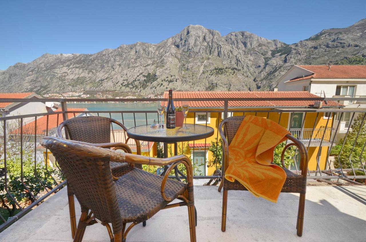 Apartments Andrija Kotor Bagian luar foto