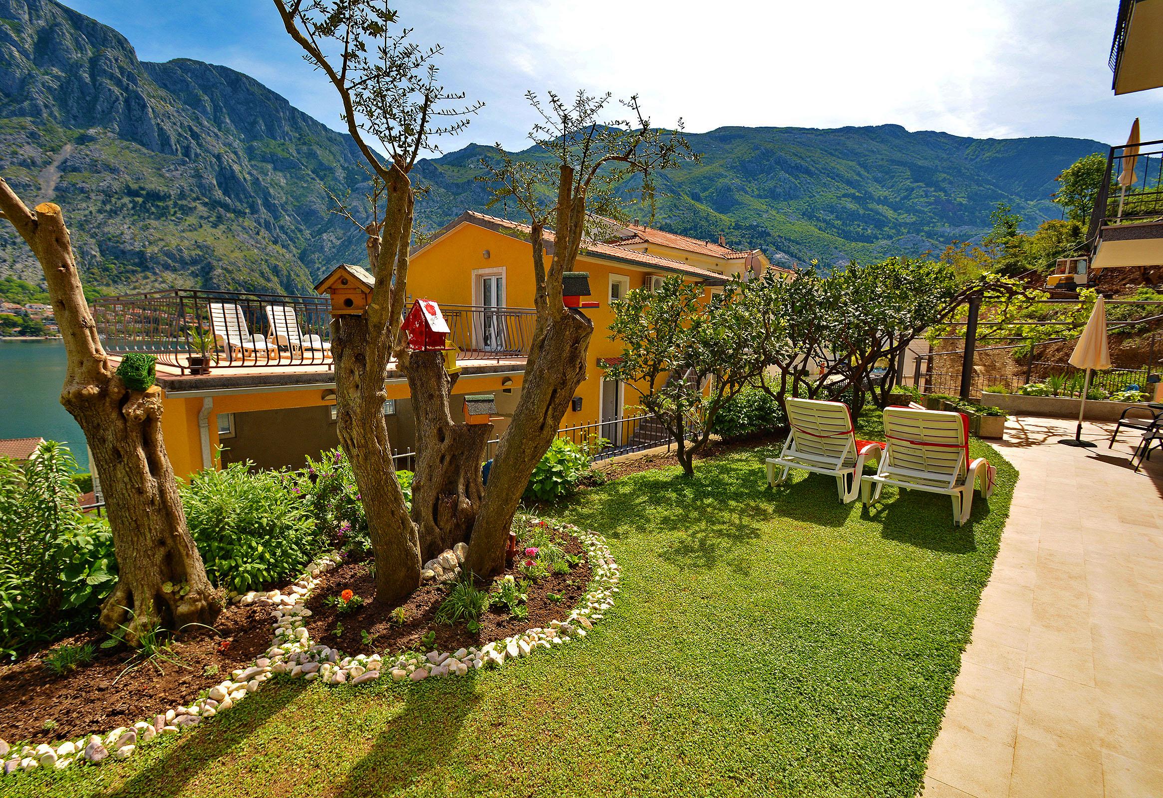 Apartments Andrija Kotor Bagian luar foto