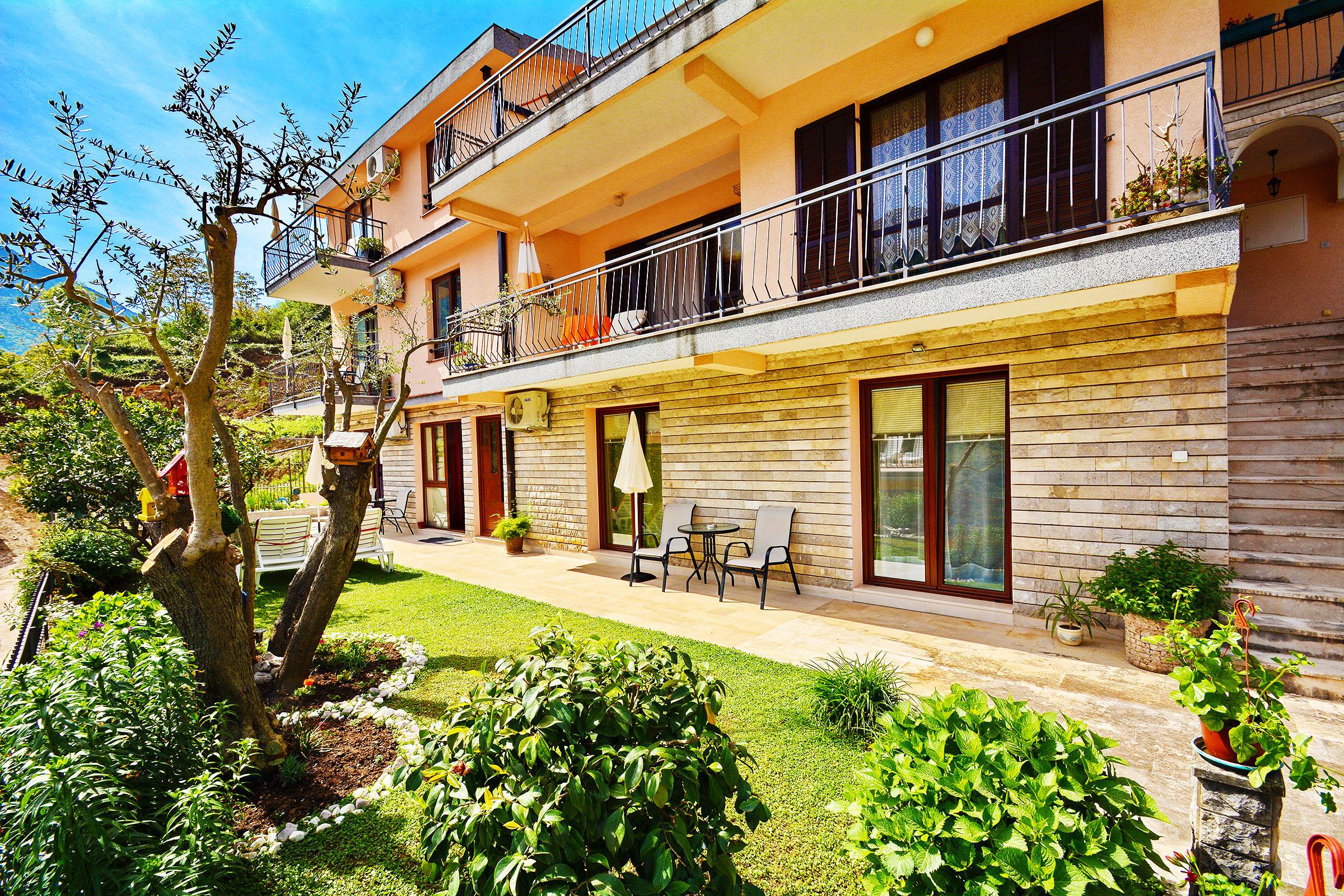Apartments Andrija Kotor Bagian luar foto