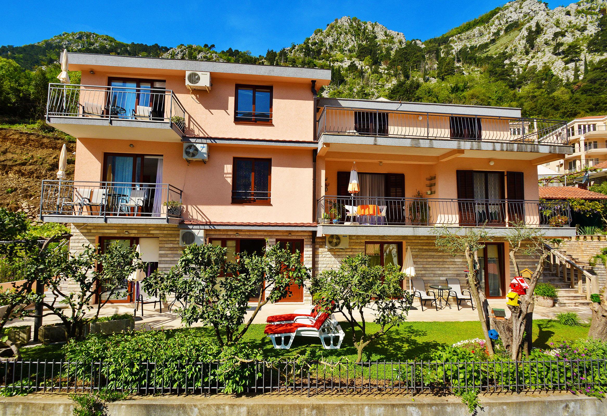 Apartments Andrija Kotor Bagian luar foto