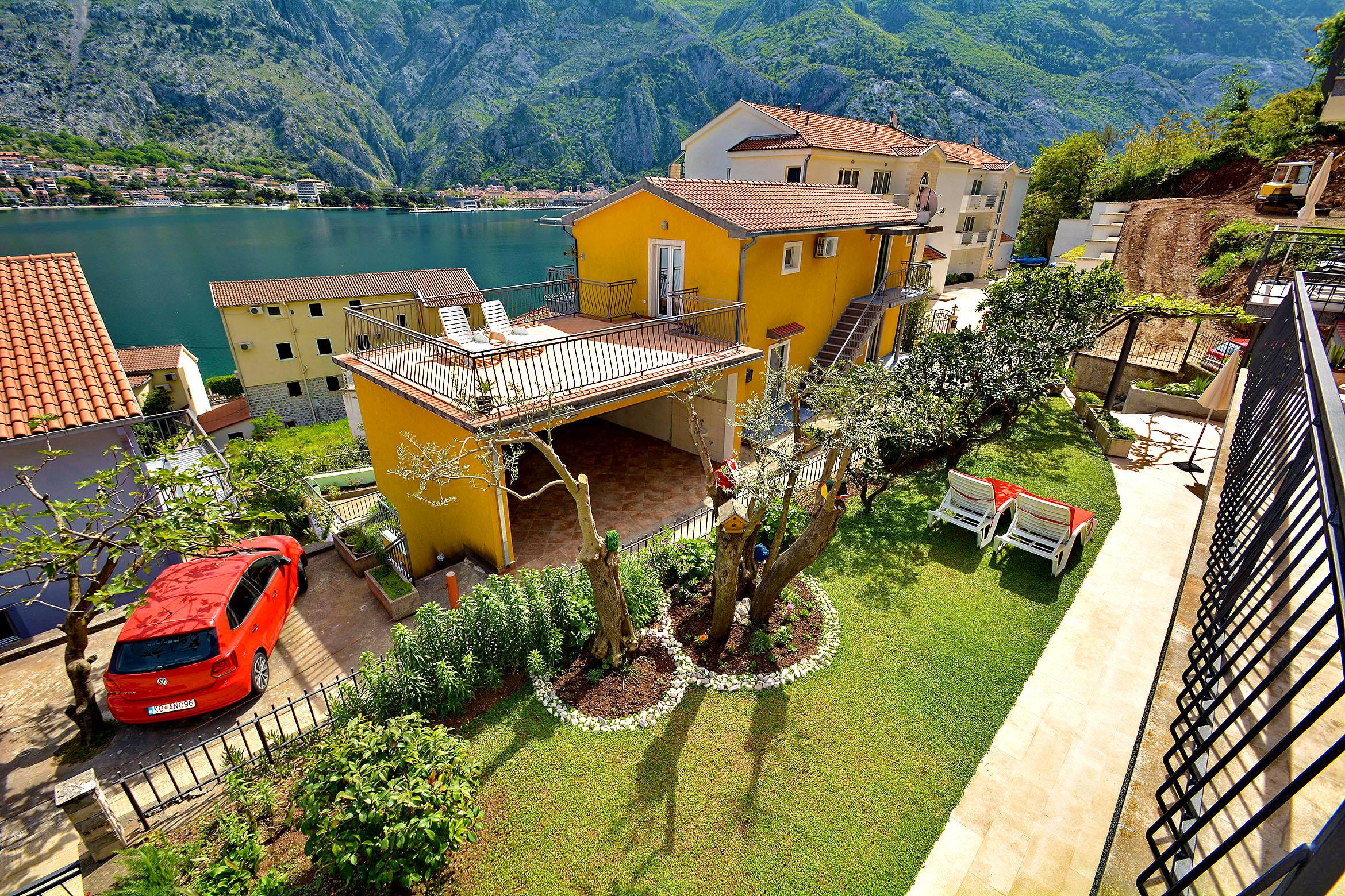 Apartments Andrija Kotor Bagian luar foto