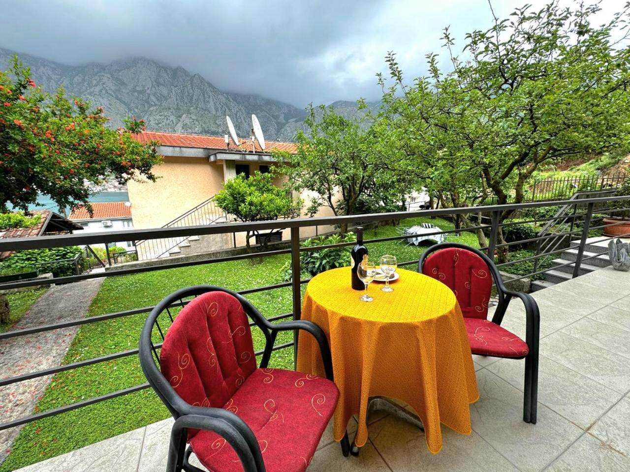 Apartments Andrija Kotor Bagian luar foto