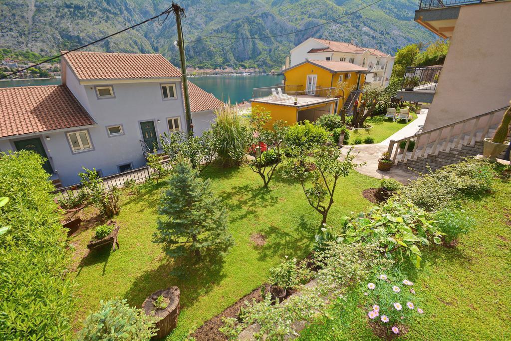 Apartments Andrija Kotor Bagian luar foto